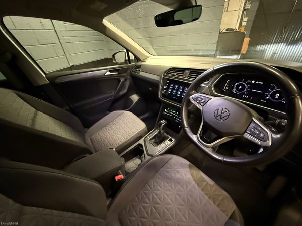221 VW Tiguan 1.4 TSi E Life DSG 372917136