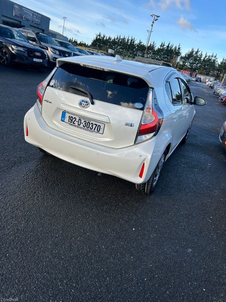 Toyota Aqua 373326102