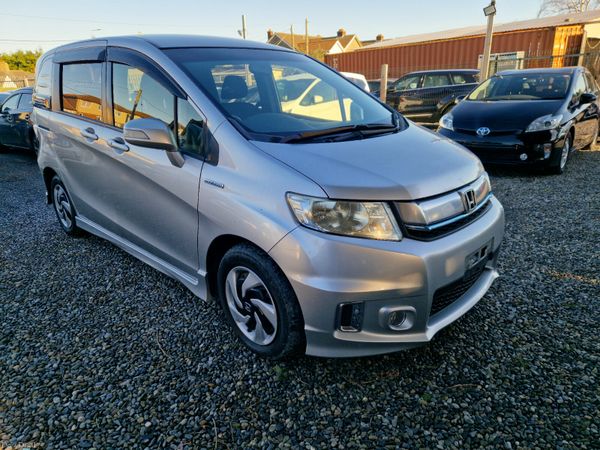2014 Honda Freed Self charging hybrid 373449854
