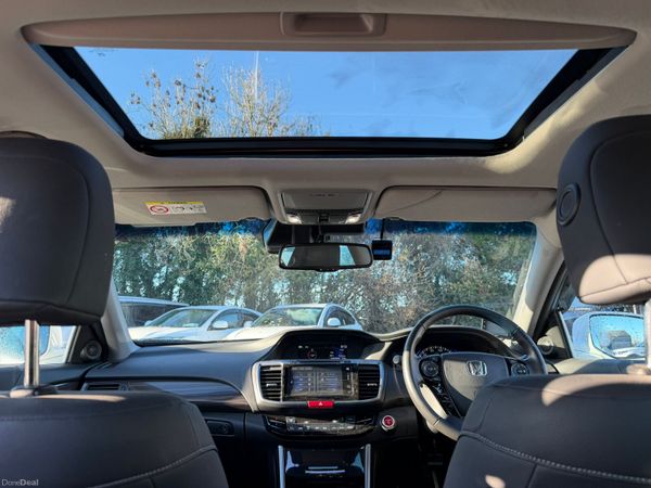 17 Honda Accord 2.0 hybrid auto very top spec 373458990