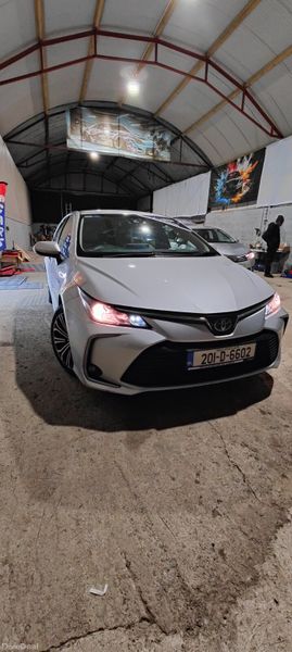 201 - Toyota Corolla 1.8 Petrol Hybrid NCT 2028 373491748