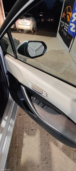 201 - Toyota Corolla 1.8 Petrol Hybrid NCT 2028 373491763