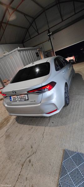 201 - Toyota Corolla 1.8 Petrol Hybrid NCT 2028 373491765
