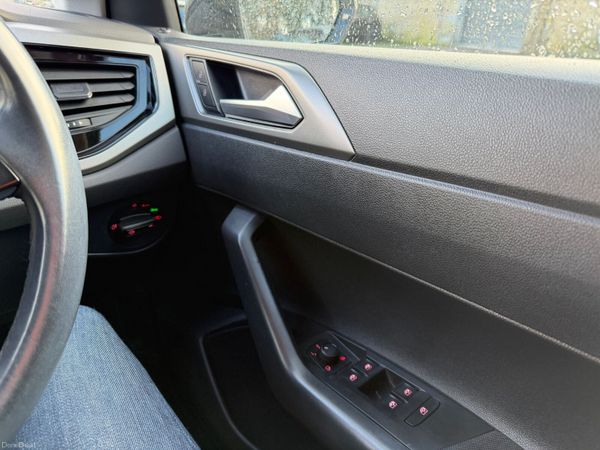 202 Volkswagen Polo Auto 1.0 373746408