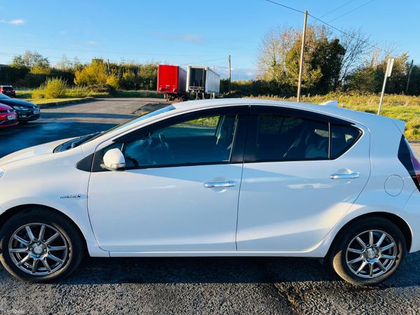 Toyota Aqua 2016. 1.5L PETROL AUTOMATIC 373710223