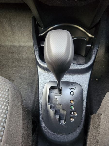 Toyota Vitz 2020 373981896