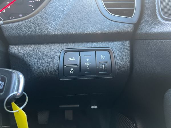 2018 (182) Hyundai I20 SE 1.2 Petrol 374046486