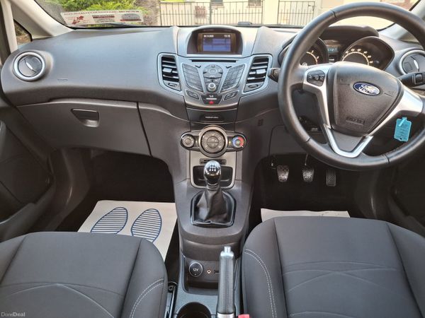 Ford Fiesta 2016 374232564