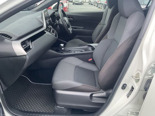 2020 TOYOTA C-HR LUNA 1.8 PETROL HYBRID SPOTLESS 374463950