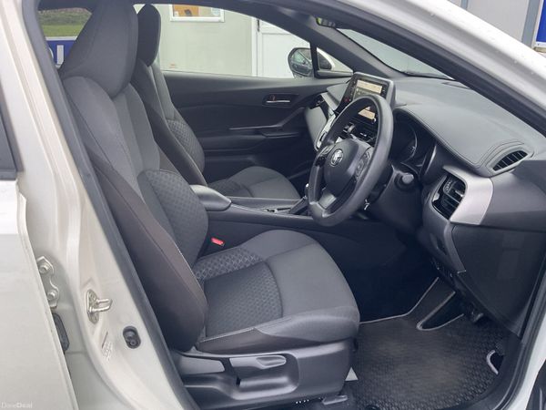 2020 TOYOTA C-HR LUNA 1.8 PETROL HYBRID SPOTLESS 374463951