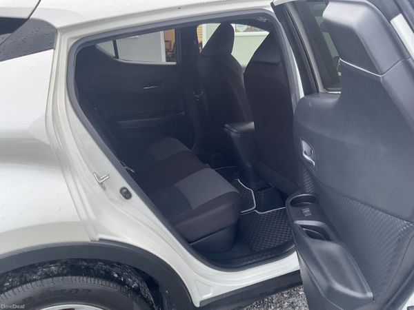 2020 TOYOTA C-HR LUNA 1.8 PETROL HYBRID SPOTLESS 374463952