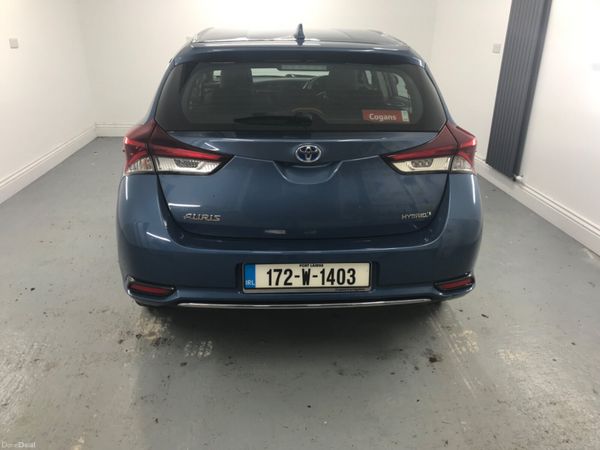 Toyota Auris 2017 374469403