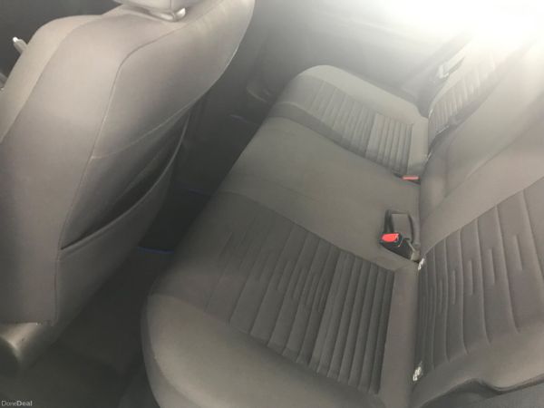 Toyota Auris 2017 374469436