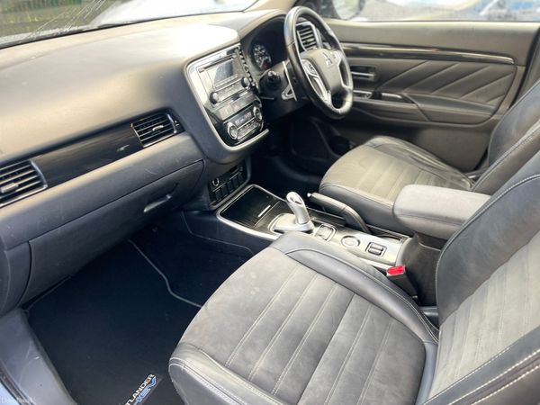 16 Mitsubishi Outlander PHEV•Auto•4WD•Hybrid 374492148