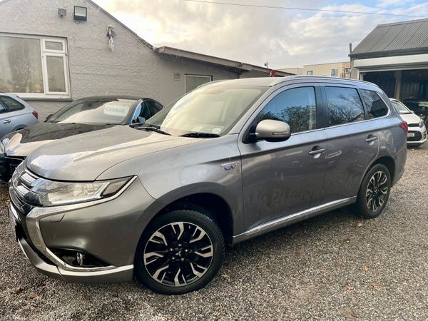 16 Mitsubishi Outlander PHEV•Auto•4WD•Hybrid 374492134