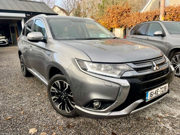 16 Mitsubishi Outlander PHEV•Auto•4WD•Hybrid 374492136