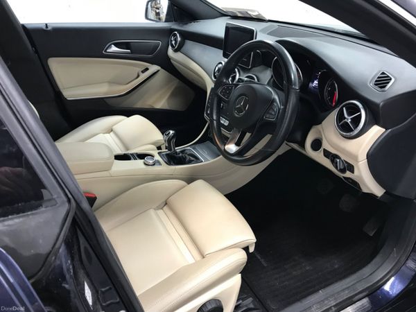 Mercedes-Benz CLA 2017 374576968