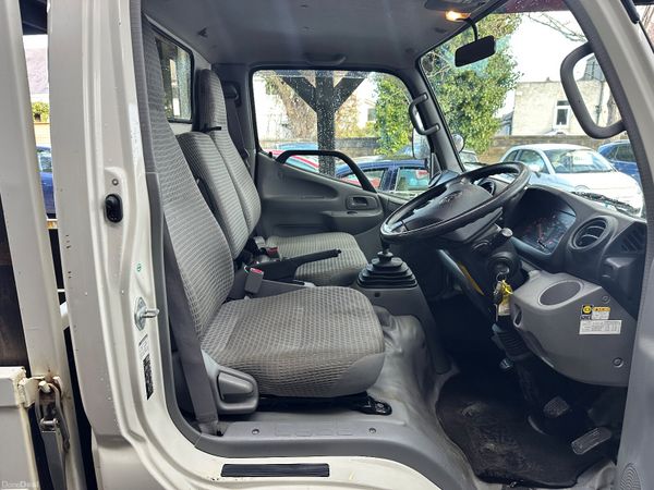 Toyota Dyna 2017 374530542