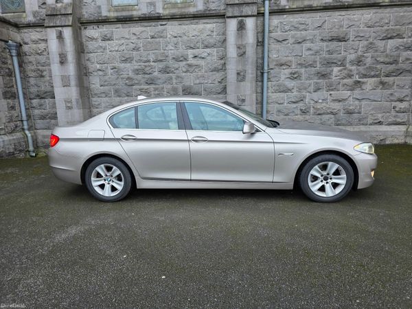 BMW 5-Series 2011 374632336