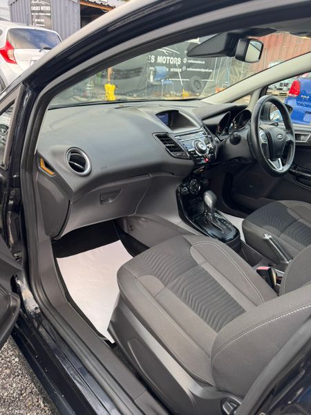 Ford Fiesta Automatic 374635966