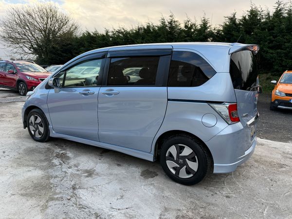 HONDA FREED 2016 PREMIUM  EDITION 6 SEATS HYBRID 374708922