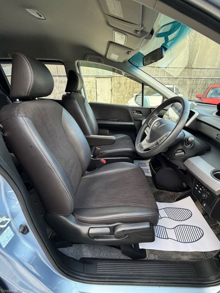 HONDA FREED 2016 PREMIUM  EDITION 6 SEATS HYBRID 374708924