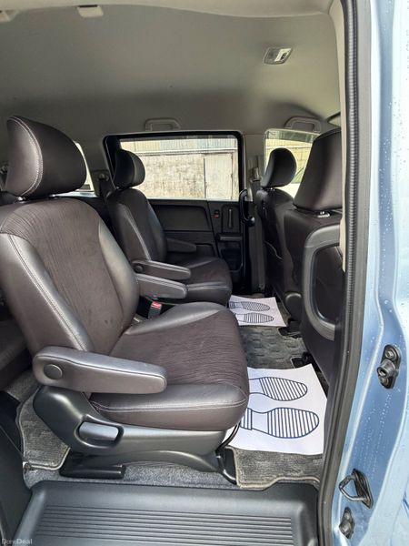 HONDA FREED 2016 PREMIUM  EDITION 6 SEATS HYBRID 374708928