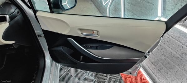 201 - Toyota Corolla 1.8 Petrol Hybrid NCT 2028 374805844