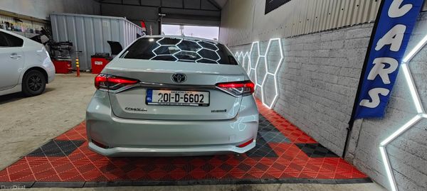 201 - Toyota Corolla 1.8 Petrol Hybrid NCT 2028 374805837