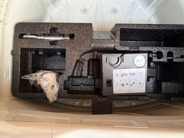 Volkswagen Up! 2016 Mint Condition/Low Mileage 374967771