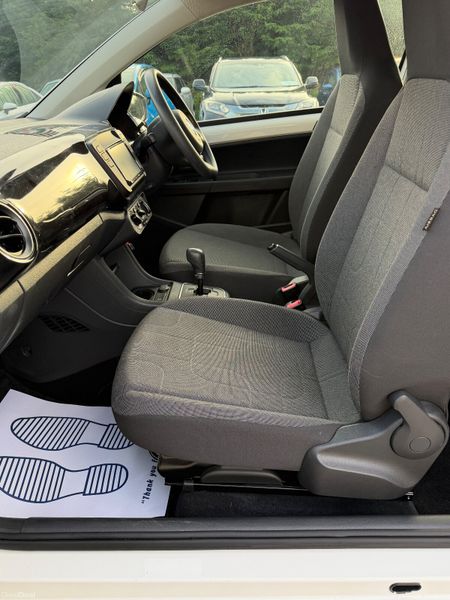 Volkswagen Up! 2016 Mint Condition/Low Mileage 374967780