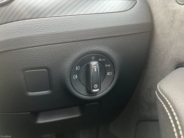 2020 (202)  Skoda Superb Sportline Plus PHEV PanRo 374973768