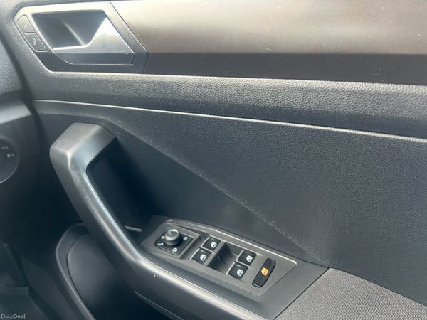 2019 Volkswagen T-Roc SE 1.6 TDI 374974144