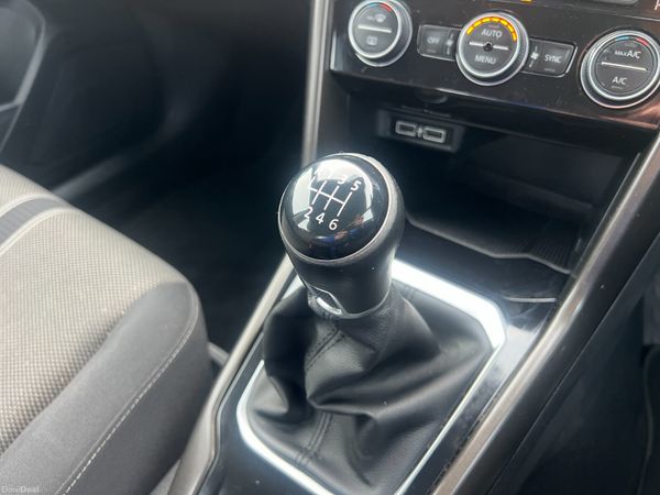 2019 Volkswagen T-Roc SE 1.6 TDI 374974148