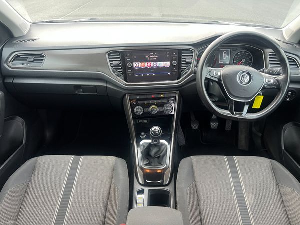 2019 Volkswagen T-Roc SE 1.6 TDI 374974136