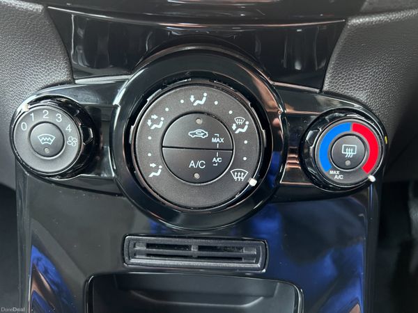 2016 Ford Fiesta Zetec 1.2 Petrol 375062626