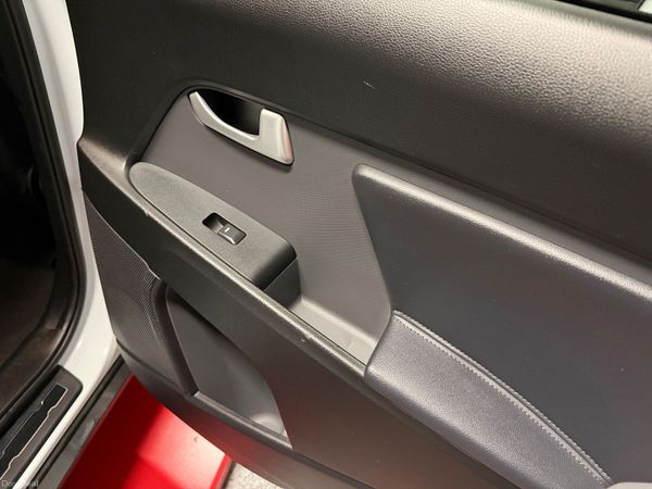 142 Kia Sportage      NEW NCT ! 375095943