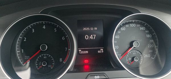 2016 (162) Vw golf 1.2 automatic. 375142682