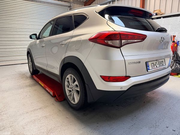 Hyundai Tucson 2017    Top Spec Executive Model ! 375117277