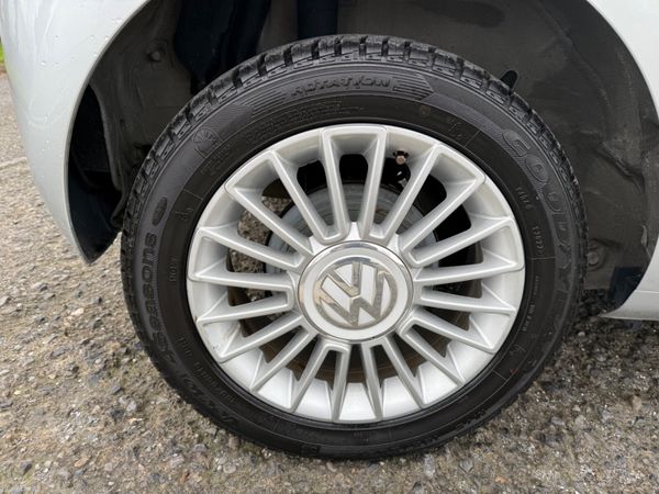 Volkswagen up 2015 Automatic 375244992