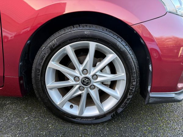 2019 TOYOTA PRIUS ALPHA  1.8 HYBRID Auto 375209267