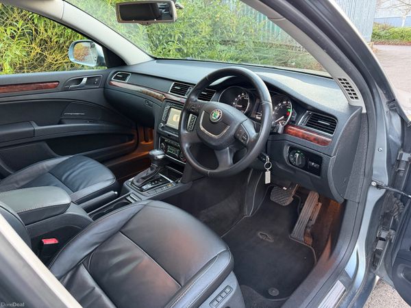 Skoda Superb DSG/LOW KM/AUTO 375226874