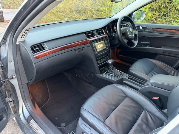 Skoda Superb DSG/LOW KM/AUTO 375226944