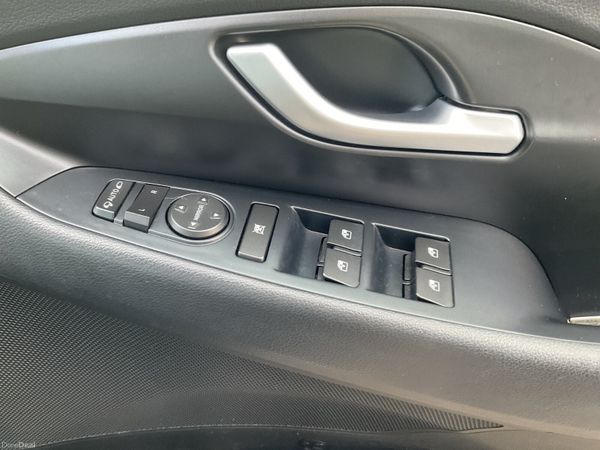 181 HYUNDAI i30 AUTOMATIC DIESEL SPOTLESS 375239998