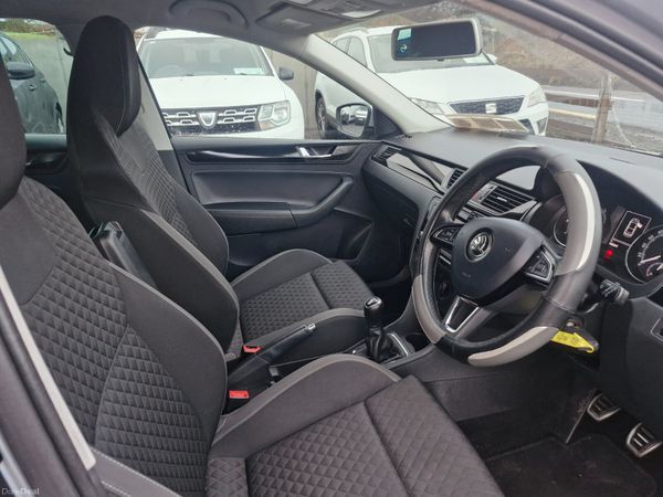 Skoda Rapid 2018 375391286
