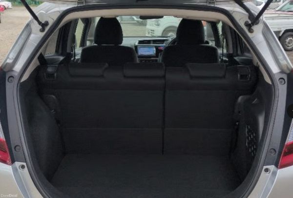 2014 - Honda Fit Self charging 1.5 Petrol Hybrid 375391565