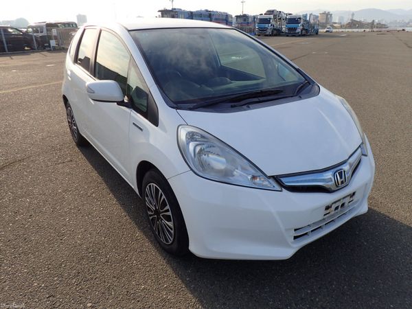 2013 Honda Fit 1.3 Hybrid Automatic 375316492