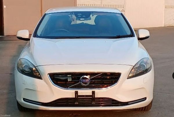 2015 Volvo V40 Low milage 375337416