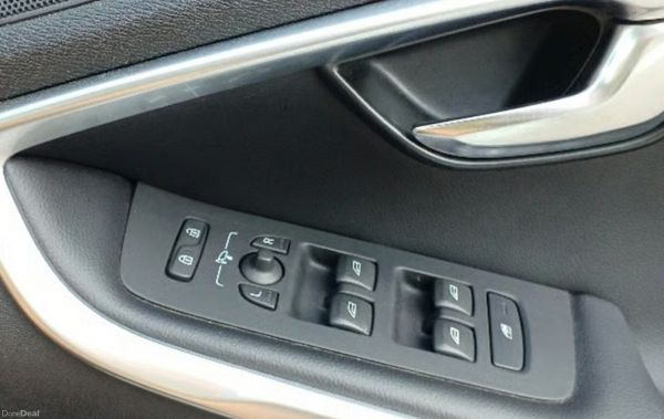 2015 Volvo V40 Low milage 375337418