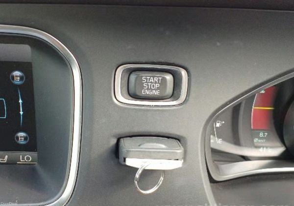 2015 Volvo V40 Low milage 375337425